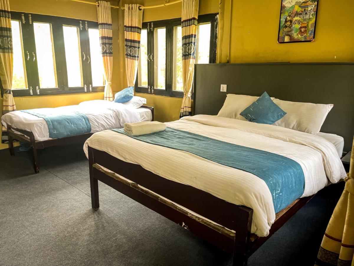 Hotel Tharu Garden, Sauraha Exterior foto