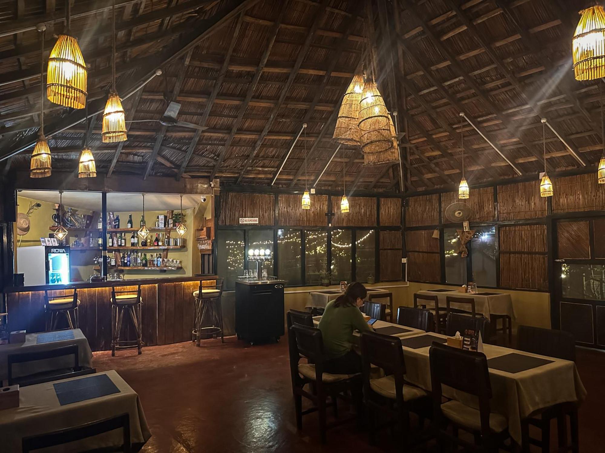 Hotel Tharu Garden, Sauraha Exterior foto